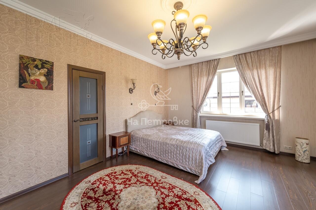 3-этажный коттедж 422 м² с отделкой