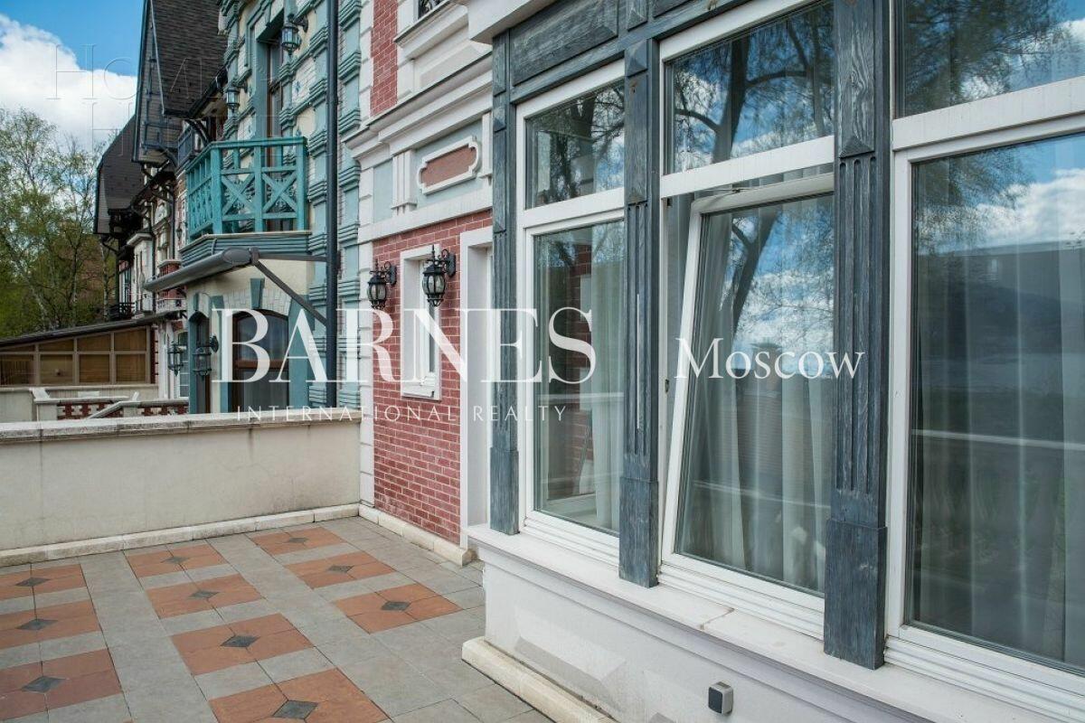 2-этажный таунхаус 213 м² с отделкой