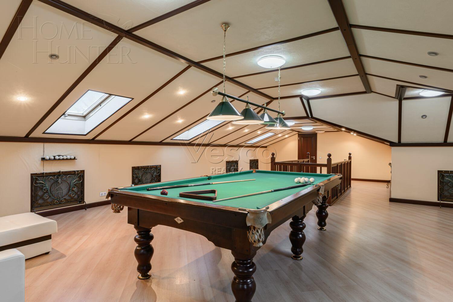 2-этажный коттедж 1 250 м² с отделкой