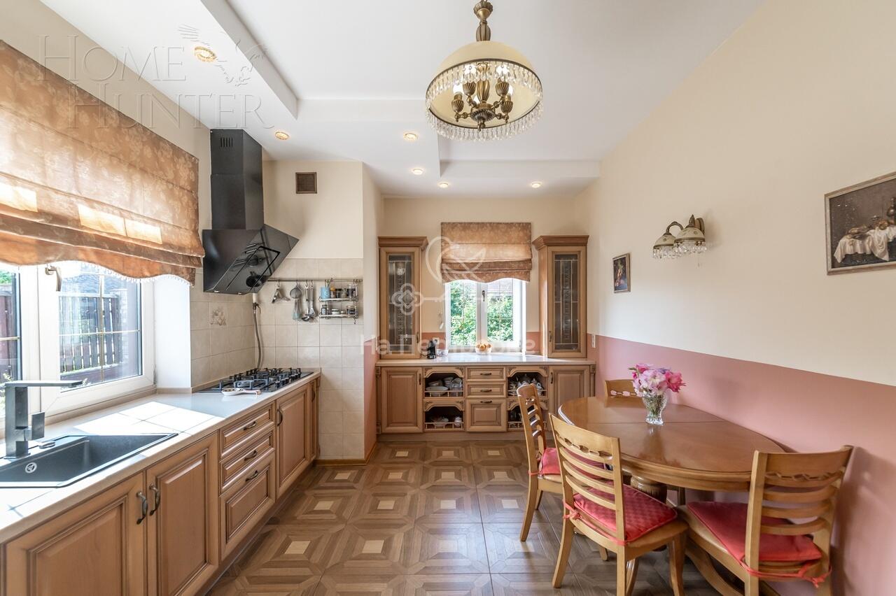 3-этажный коттедж 422 м² с отделкой