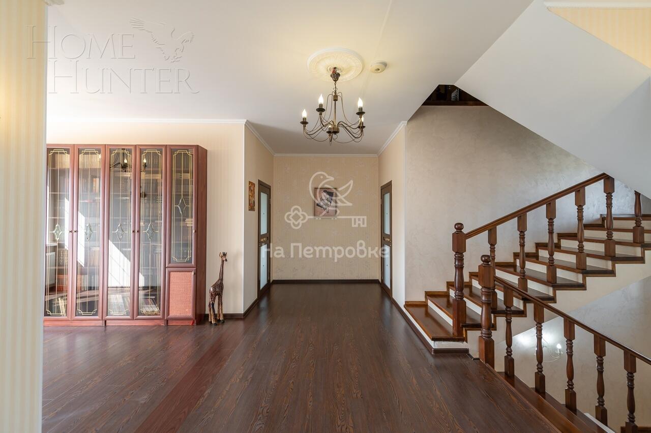 3-этажный коттедж 422 м² с отделкой