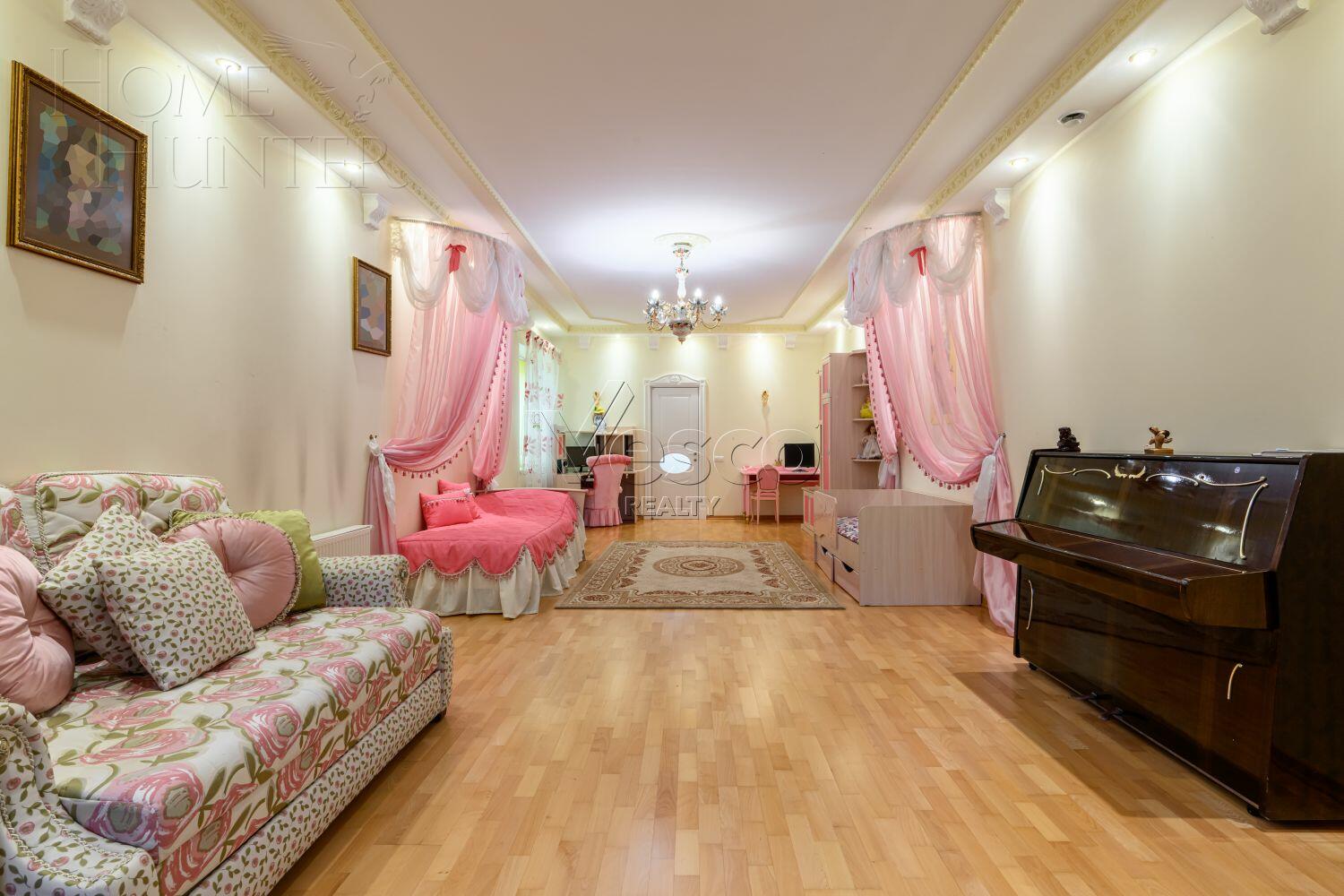 2-этажный коттедж 1 250 м² с отделкой