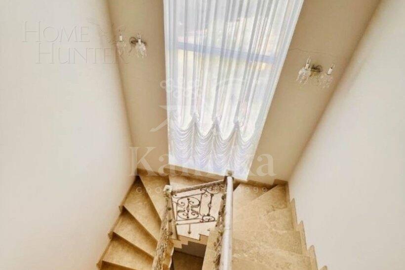 3-этажный таунхаус 240 м² с отделкой