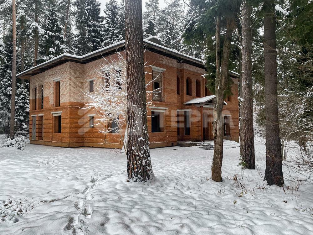 2-этажный коттедж 800 м² без отделки