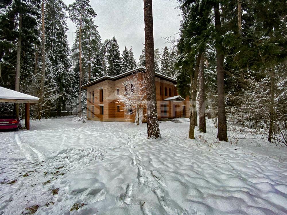 2-этажный коттедж 800 м² без отделки