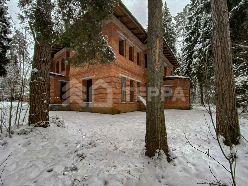 2-этажный коттедж 800 м² без отделки