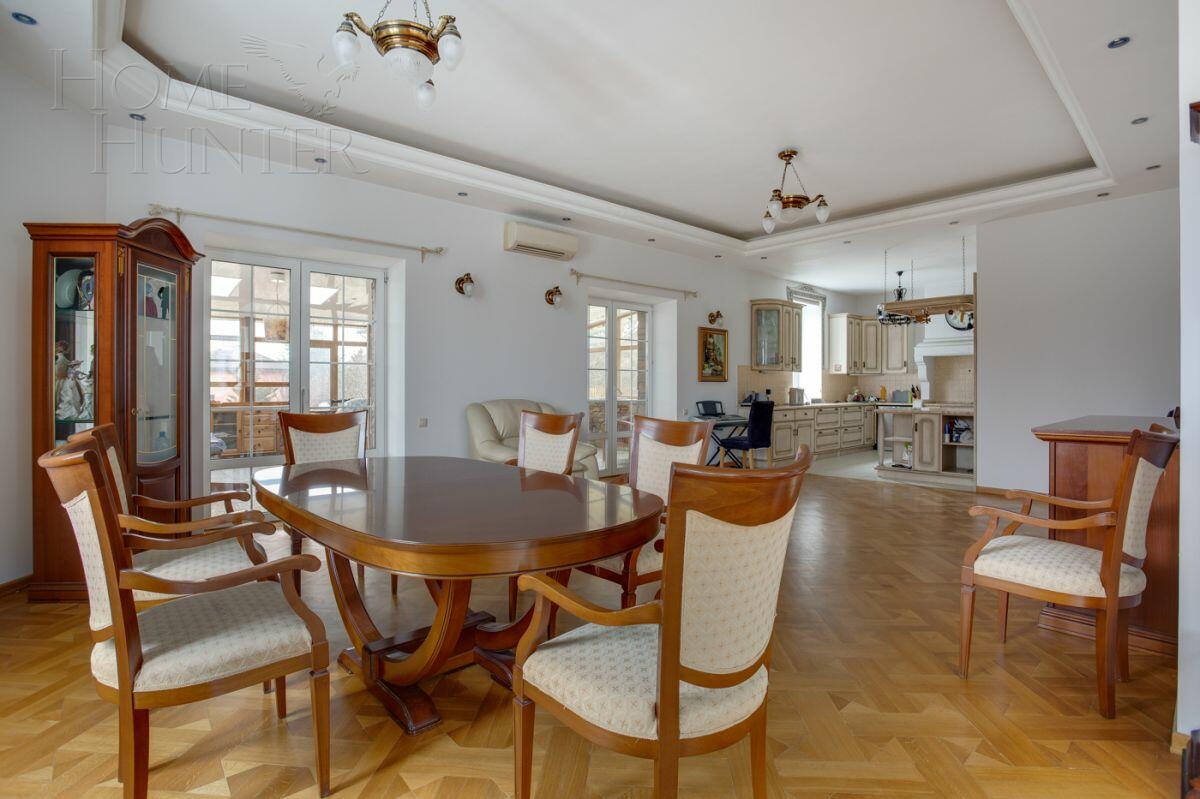 2-этажный коттедж 550 м² с отделкой