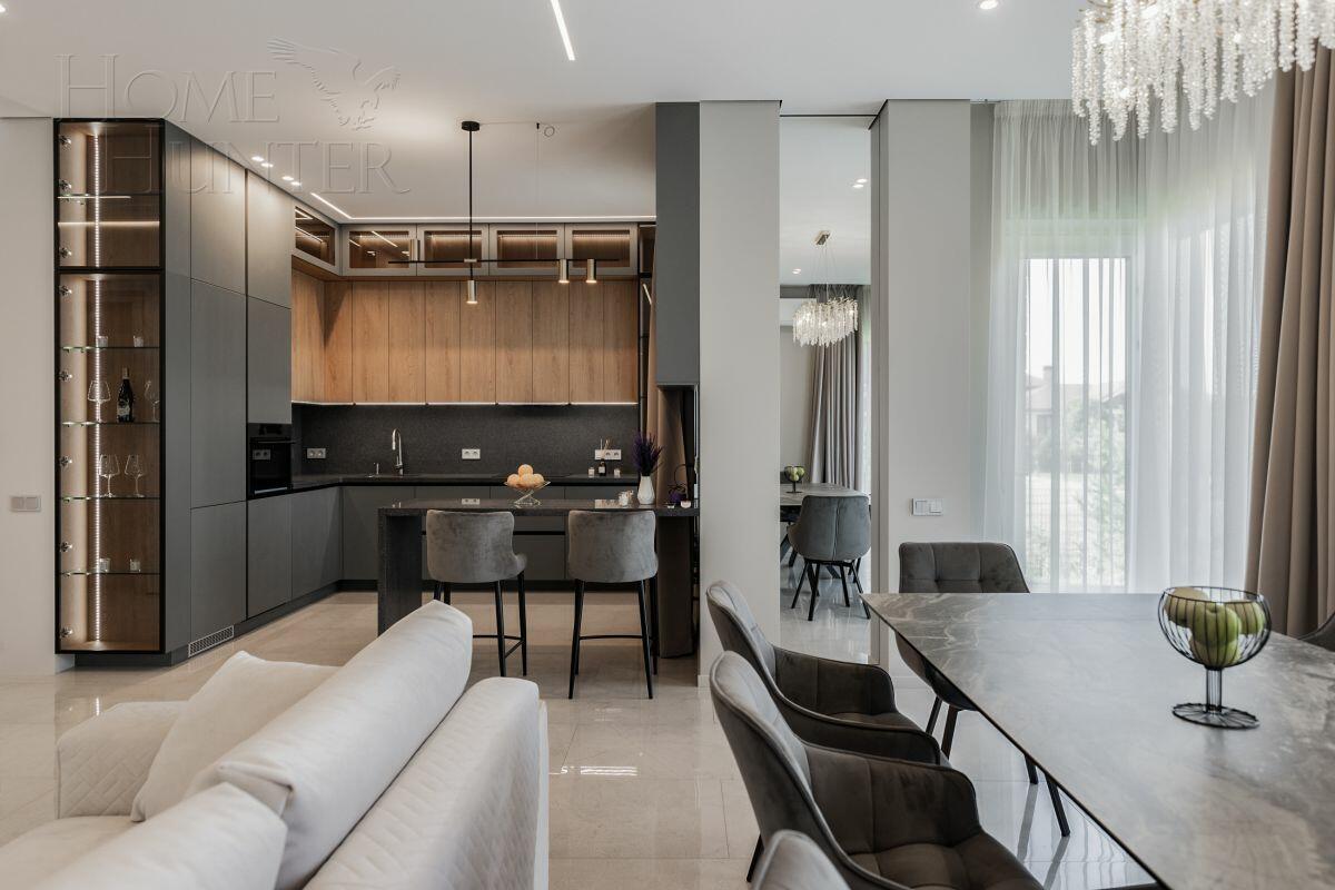 2-этажный коттедж 250 м² с отделкой