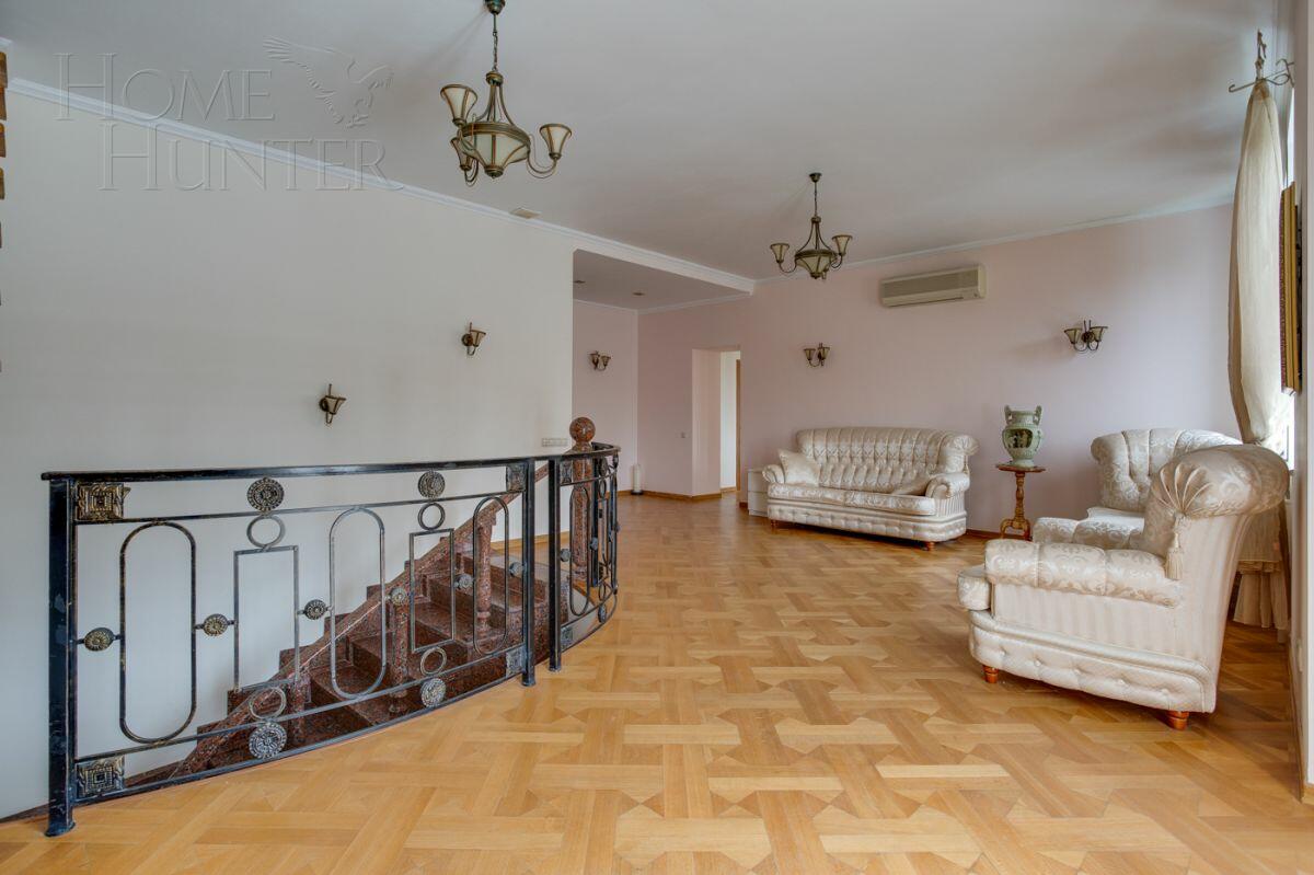 2-этажный коттедж 550 м² с отделкой