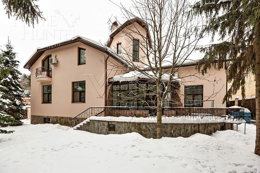 2-этажный коттедж 580 м² с отделкой