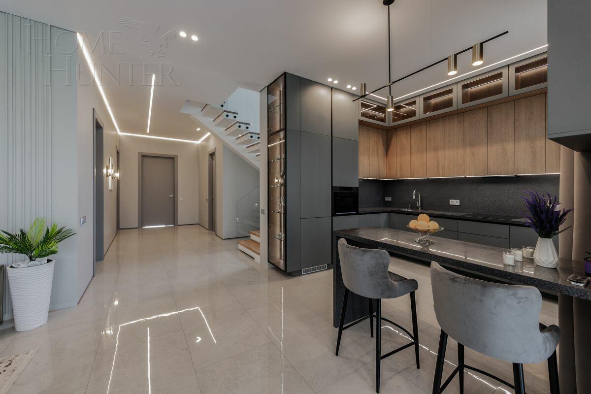 2-этажный коттедж 250 м² с отделкой