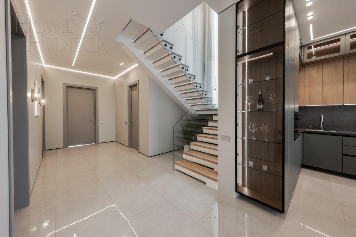 2-этажный коттедж 250 м² с отделкой