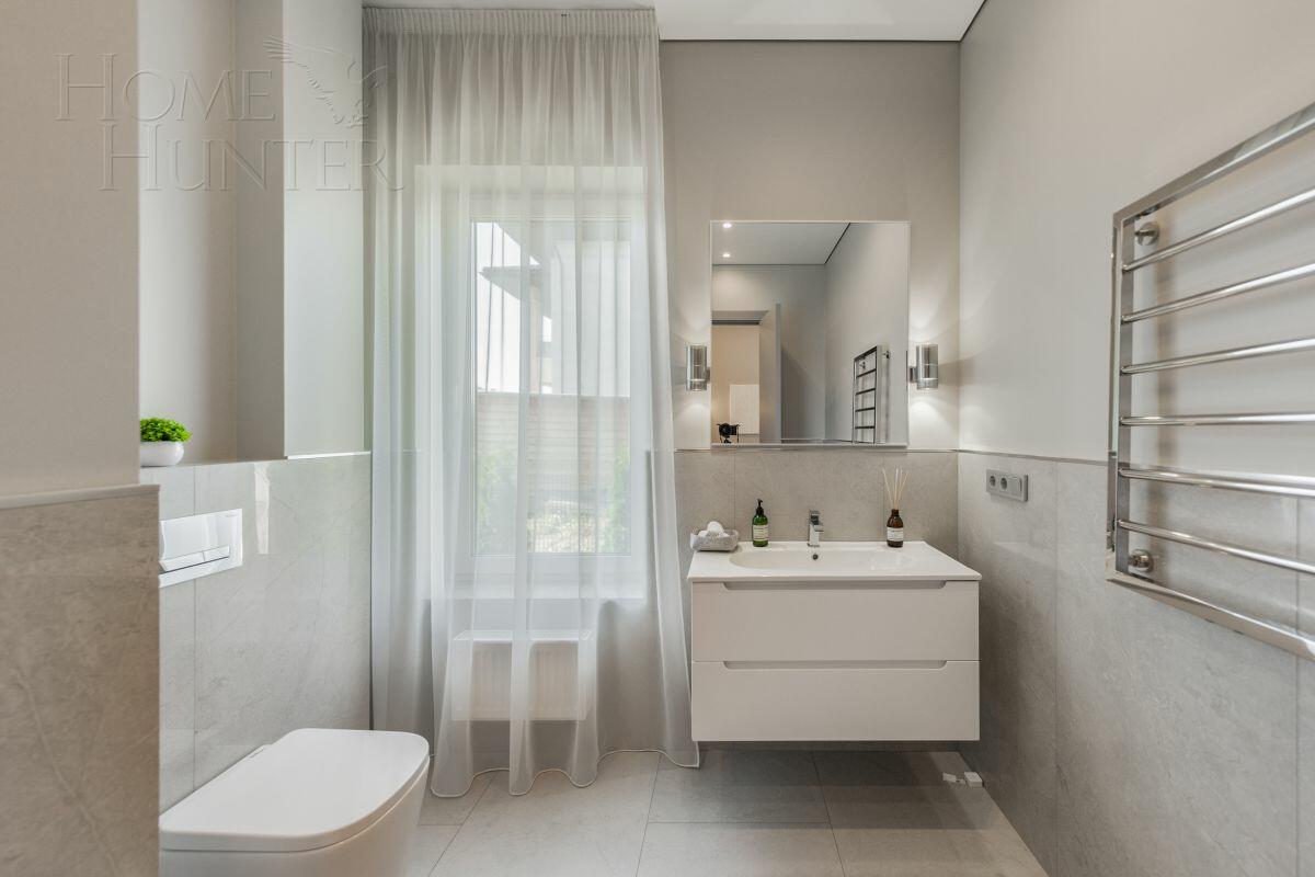 2-этажный коттедж 250 м² с отделкой