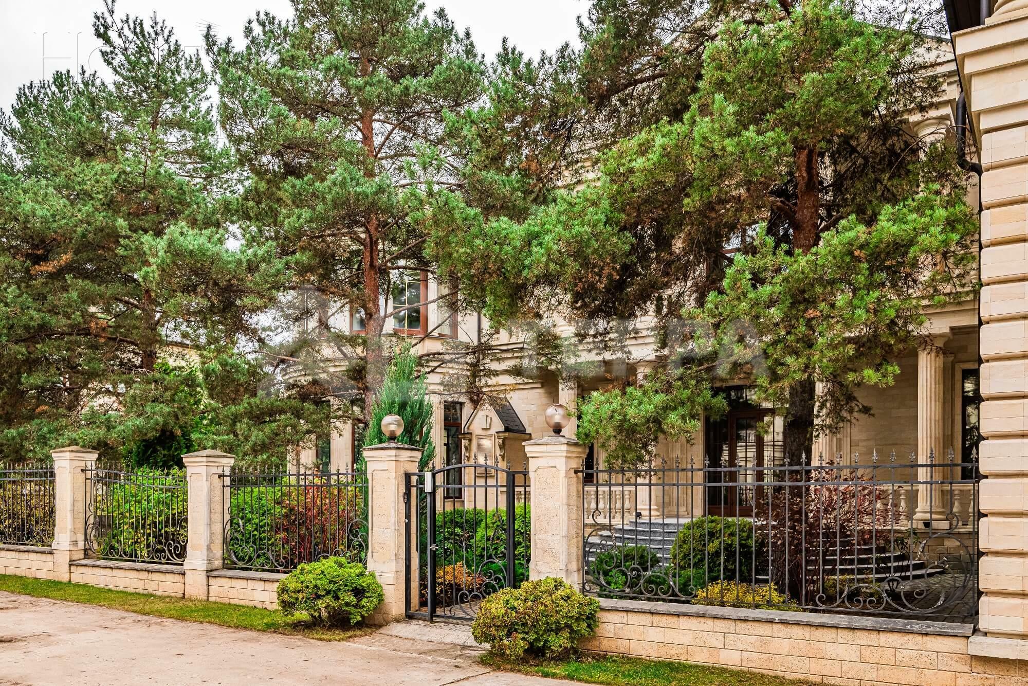 2-этажный коттедж 1 400 м² с отделкой