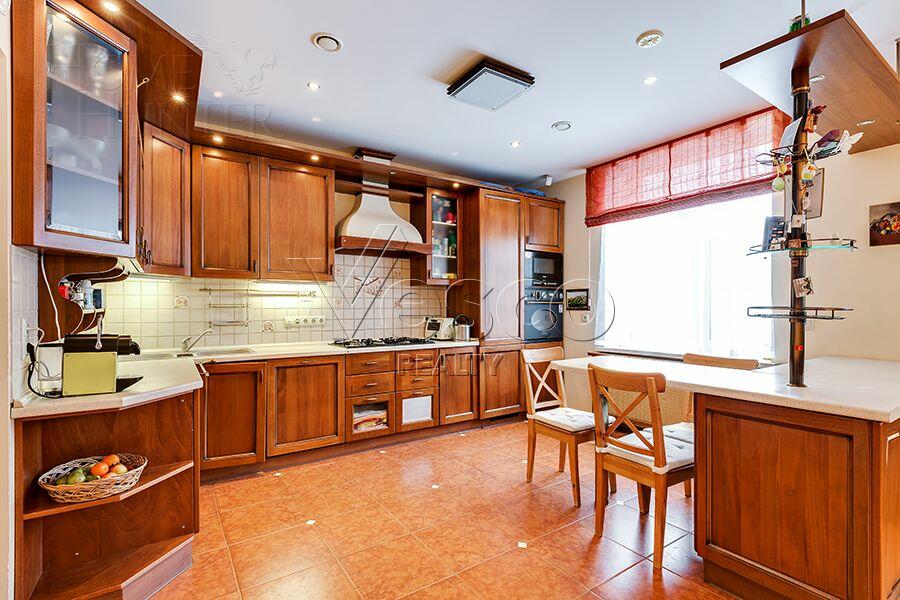 2-этажный коттедж 580 м² с отделкой