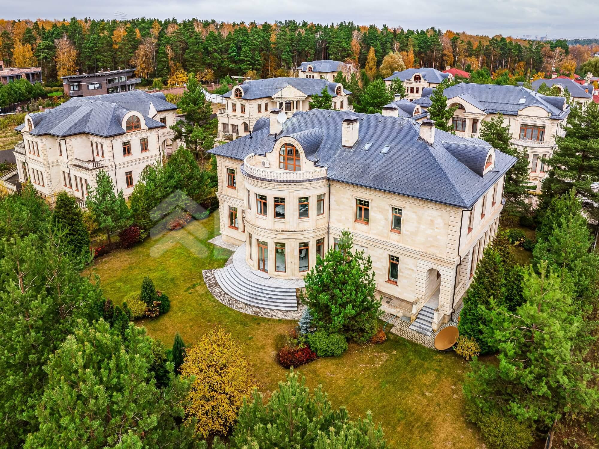 2-этажный коттедж 1 400 м² с отделкой