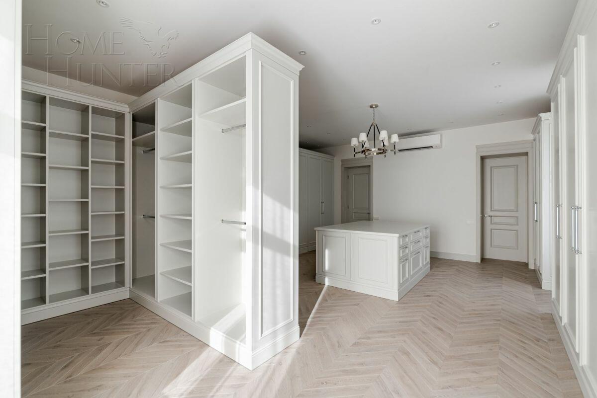 2-этажный коттедж 1 250 м² с отделкой