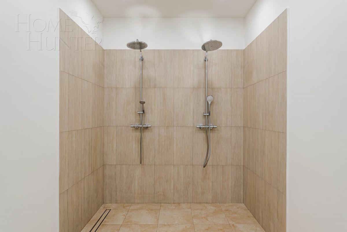 2-этажный коттедж 1 250 м² с отделкой