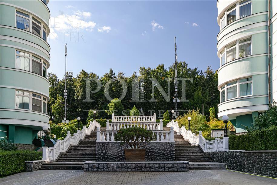 4-КОМН. КВАРТИРА С ОТДЕЛКОЙ 190 М² НА 1 ЭТАЖЕ