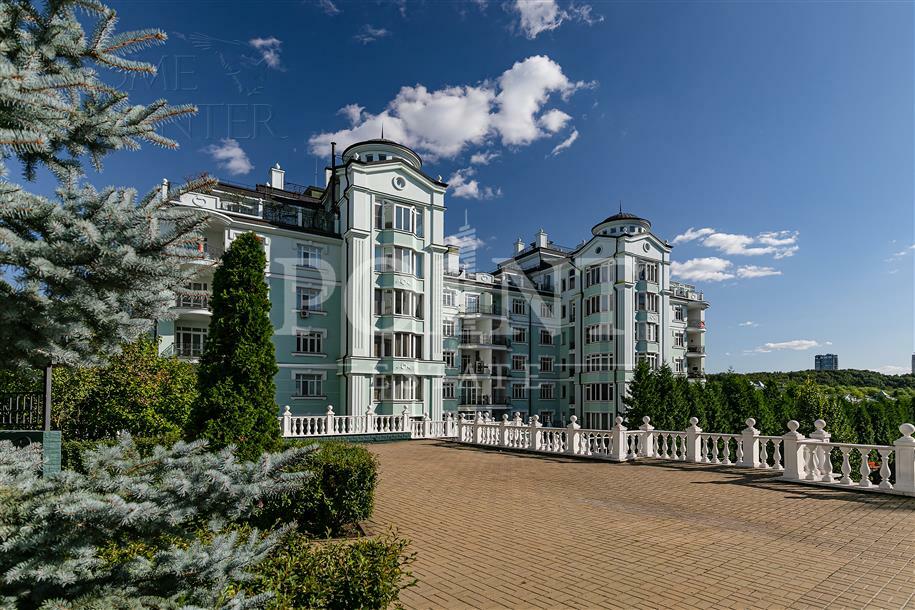 4-КОМН. КВАРТИРА С ОТДЕЛКОЙ 190 М² НА 1 ЭТАЖЕ