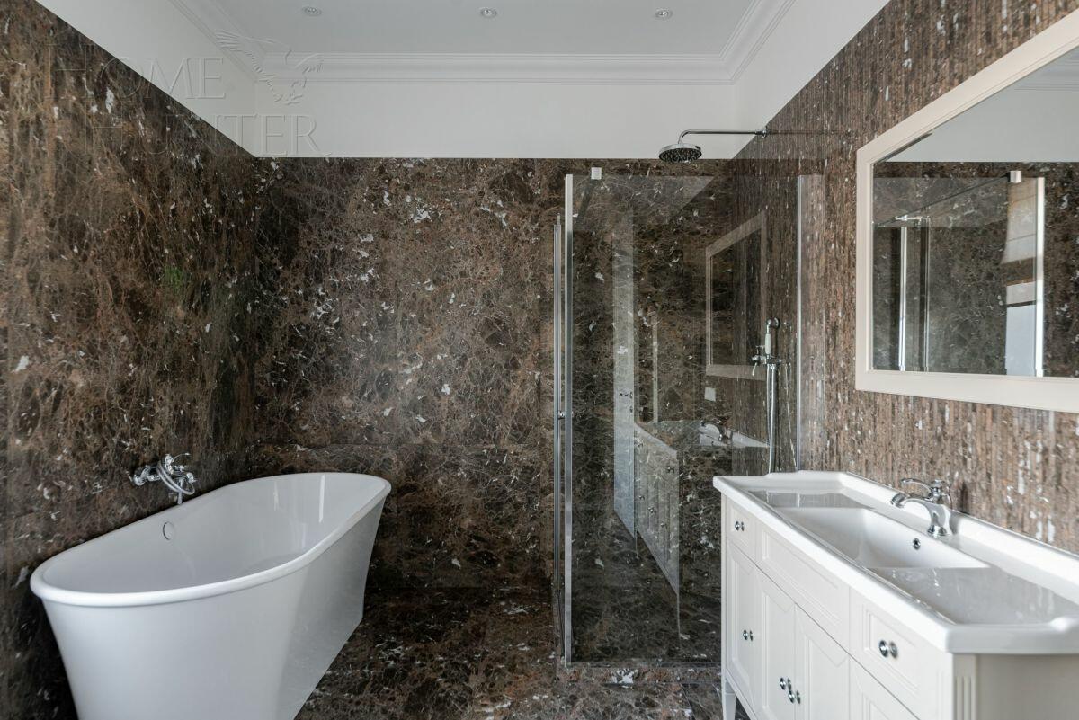 2-этажный коттедж 1 250 м² с отделкой