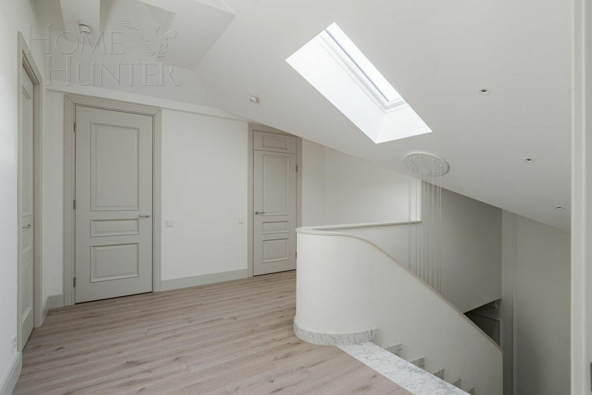 2-этажный коттедж 1 250 м² с отделкой