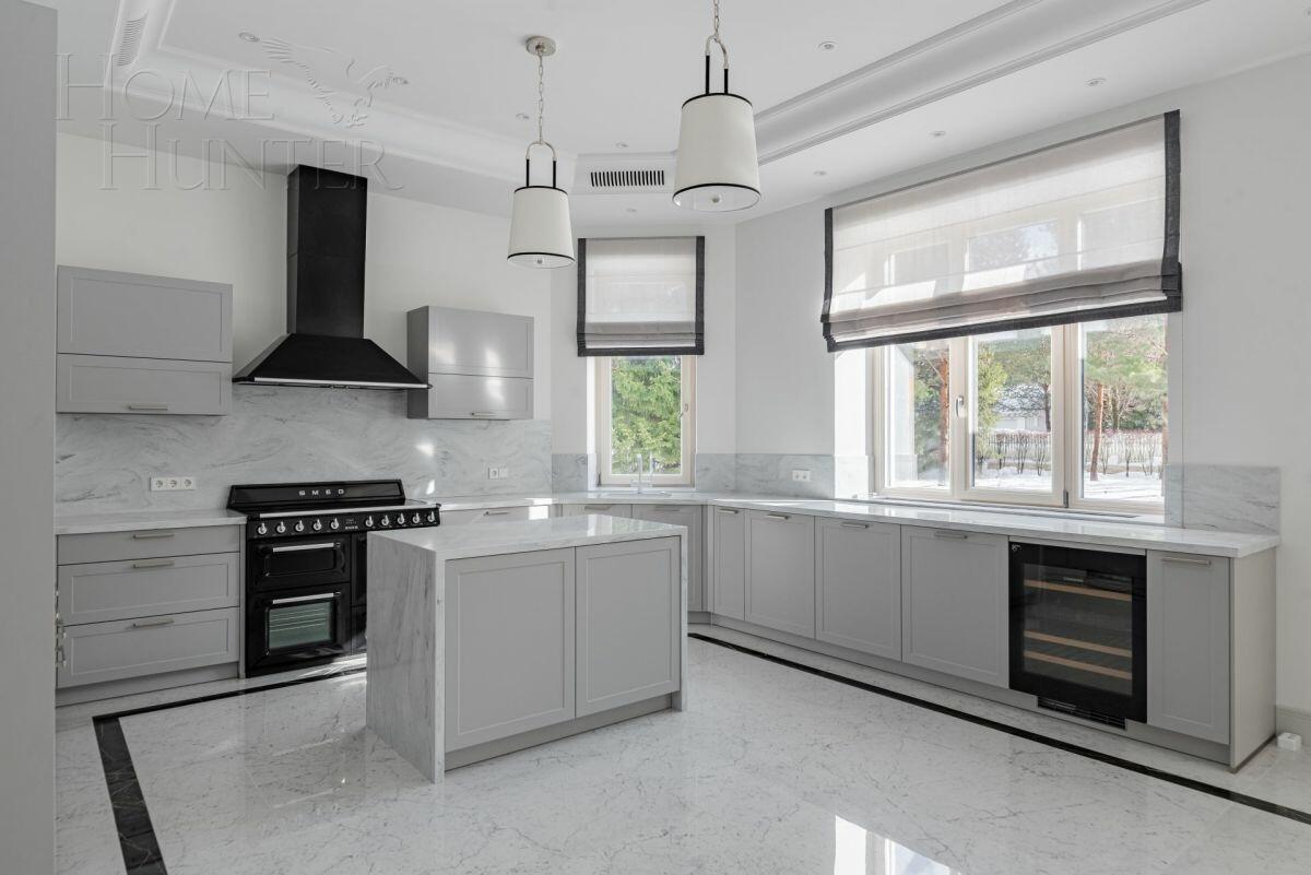 2-этажный коттедж 1 250 м² с отделкой