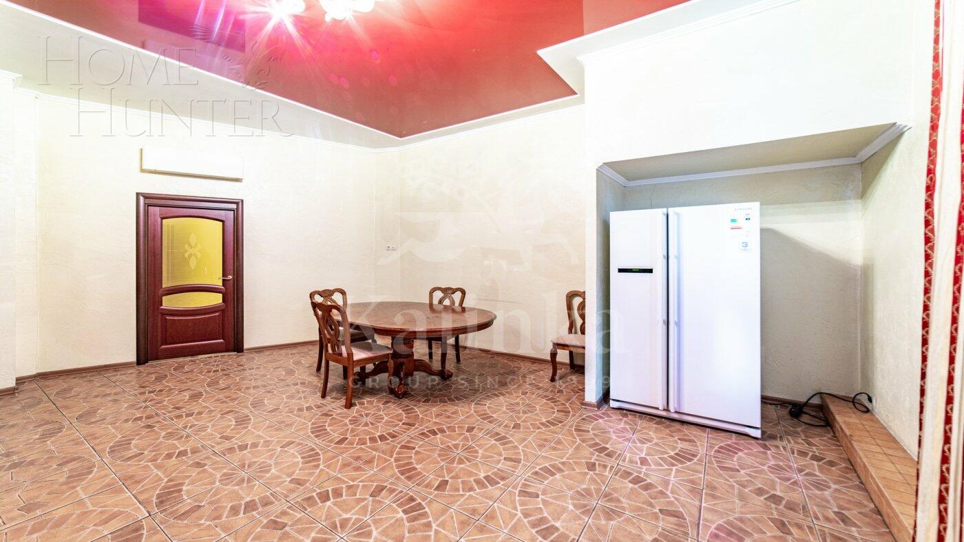 4-КОМН. КВАРТИРА С ОТДЕЛКОЙ 190 М² НА 1 ЭТАЖЕ