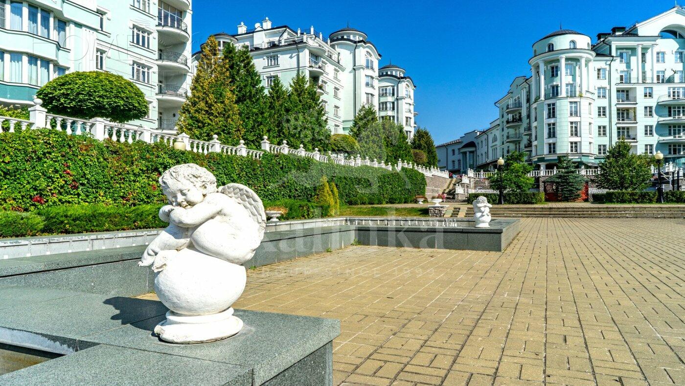 4-КОМН. КВАРТИРА С ОТДЕЛКОЙ 190 М² НА 1 ЭТАЖЕ