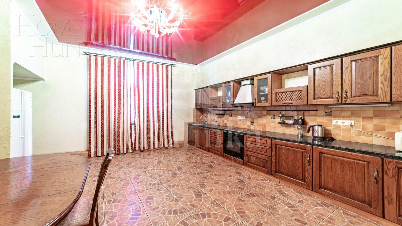 4-КОМН. КВАРТИРА С ОТДЕЛКОЙ 190 М² НА 1 ЭТАЖЕ