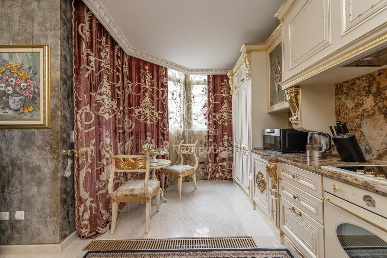 3-КОМН. КВАРТИРА С ОТДЕЛКОЙ 182.7 М² НА 2 ЭТАЖЕ