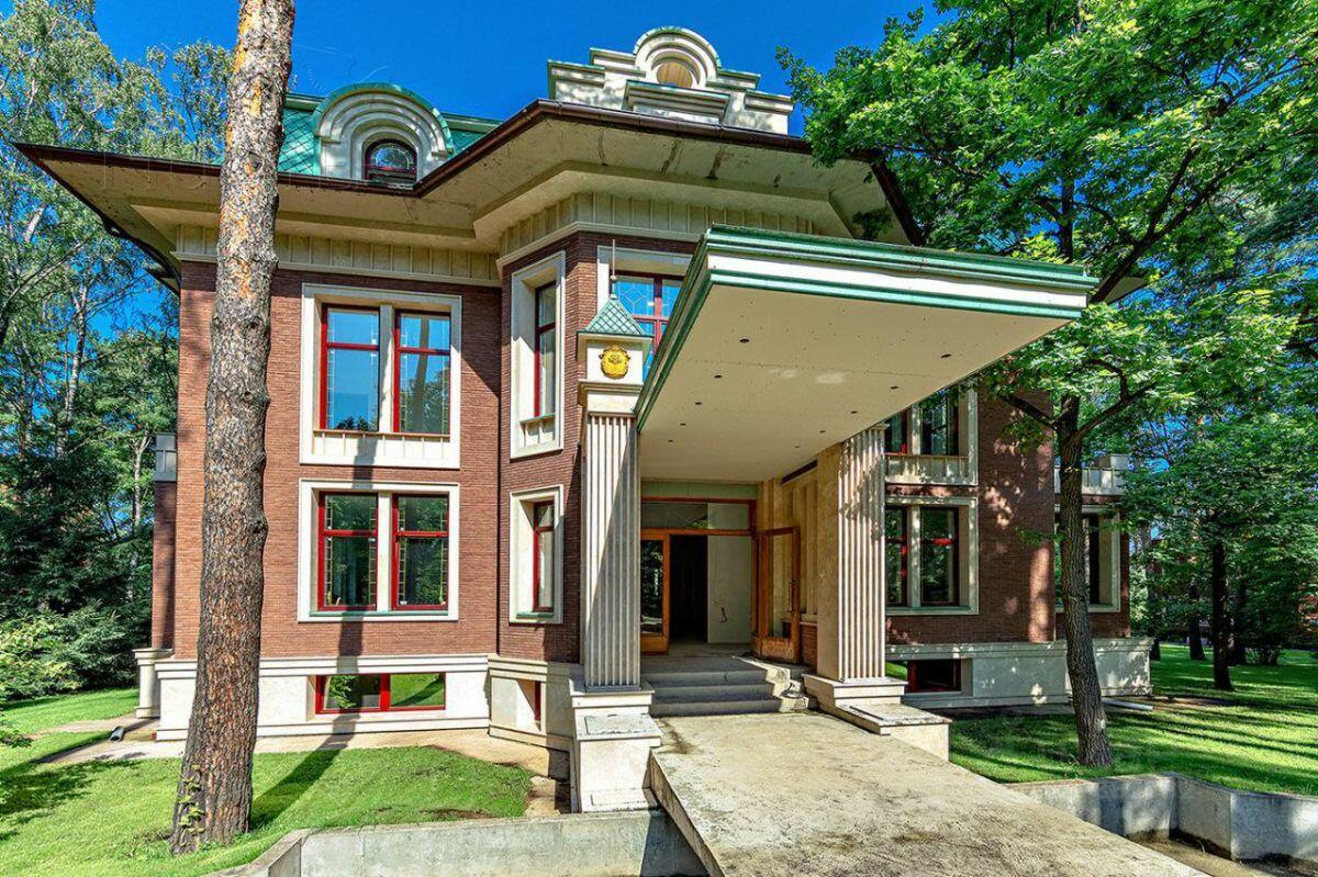 2-этажный коттедж 1 045 м² без отделки