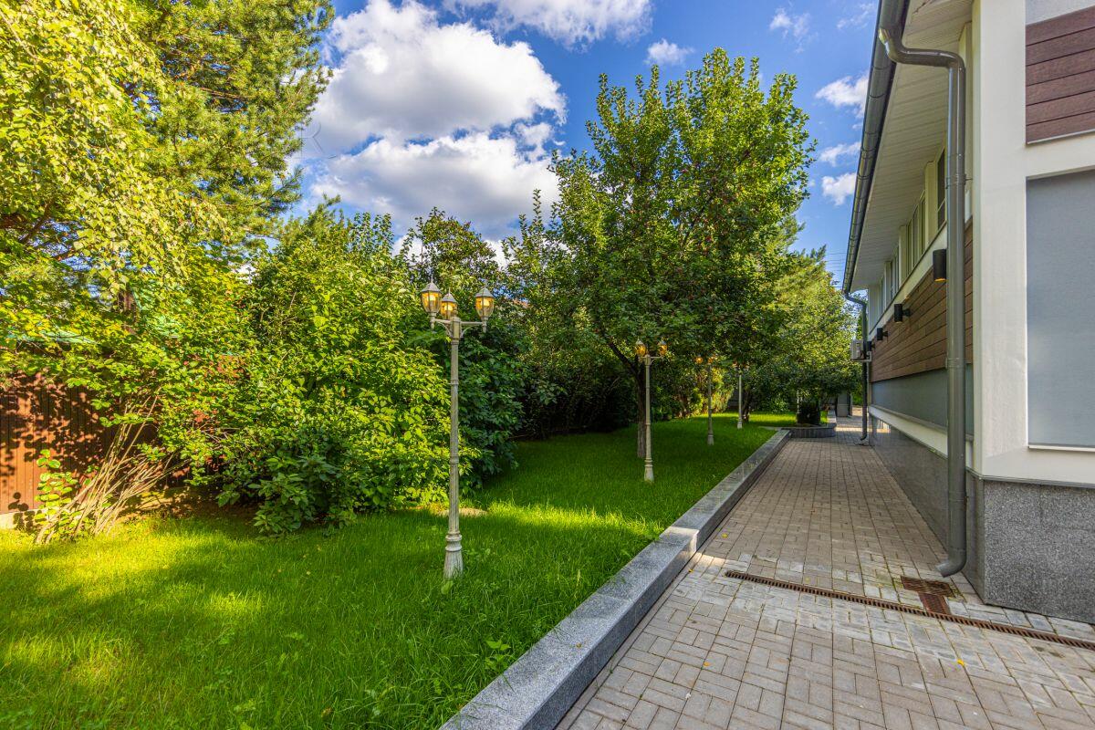 2-этажный коттедж 443 м² с отделкой