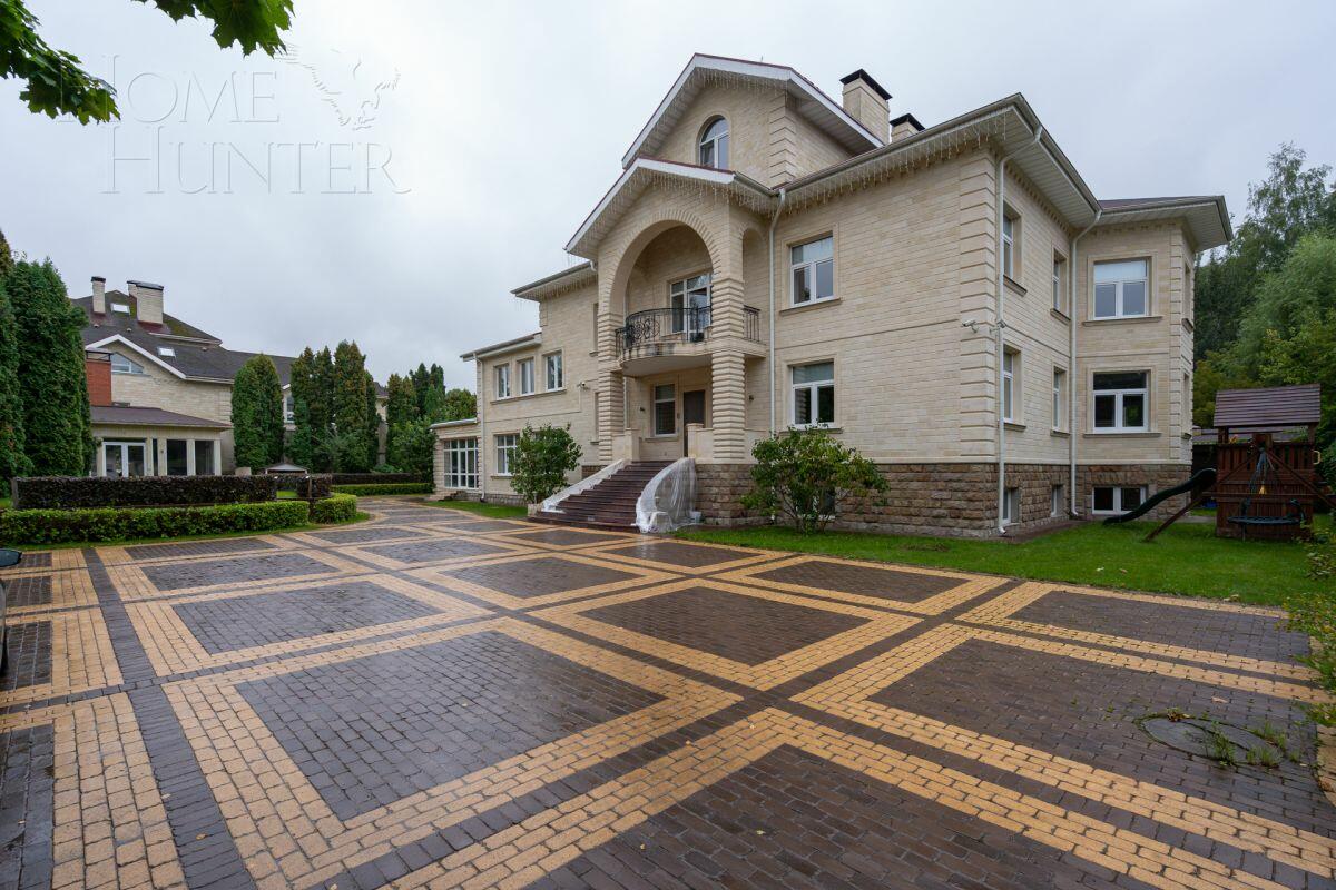 2-этажный коттедж 1 087 м² с отделкой