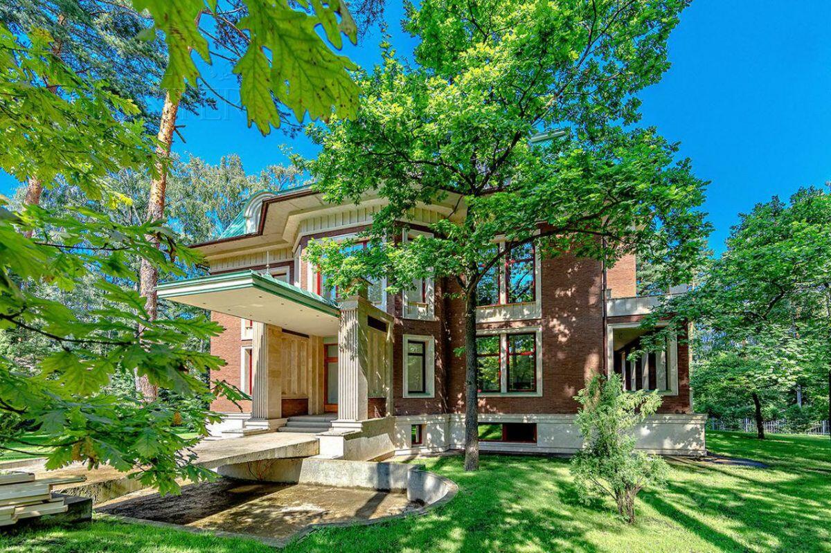 2-этажный коттедж 1 045 м² без отделки