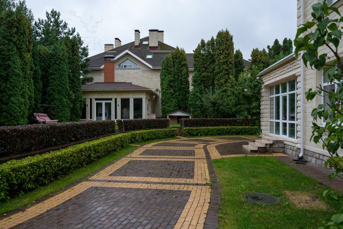 2-этажный коттедж 1 087 м² с отделкой