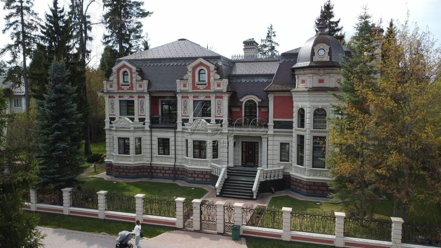 2-этажный коттедж 785 м² с отделкой