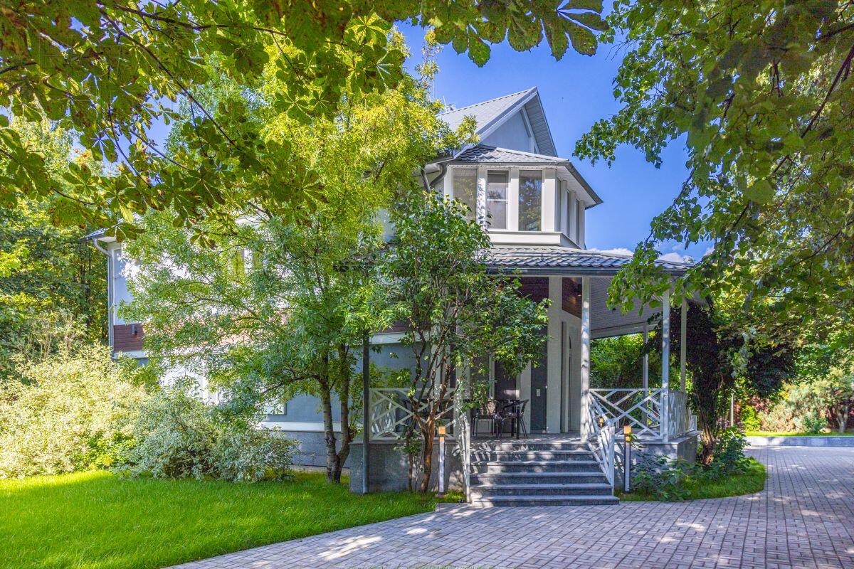 2-этажный коттедж 443 м² с отделкой