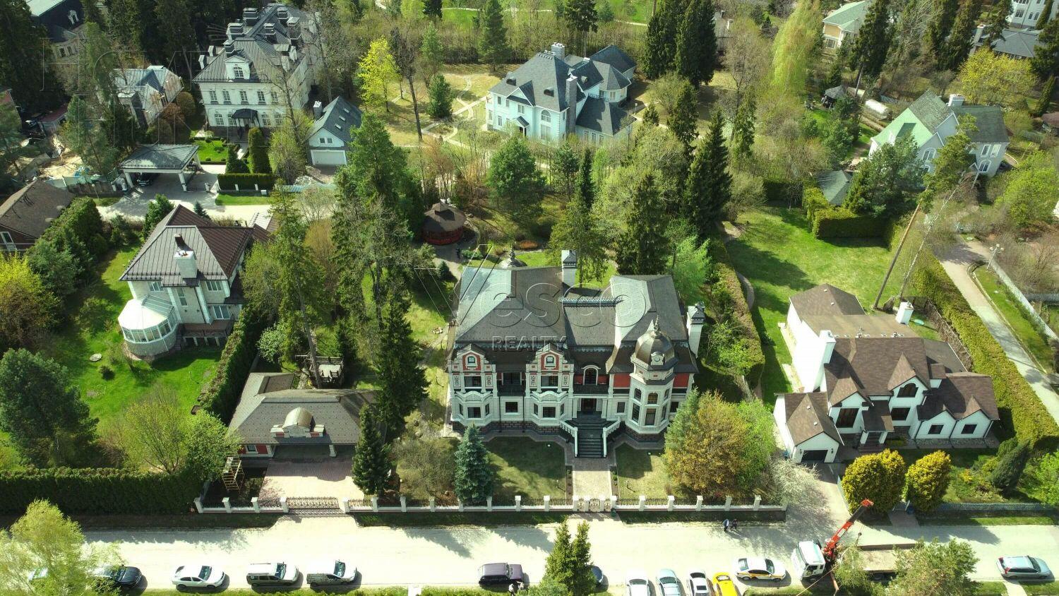 2-этажный коттедж 785 м² с отделкой