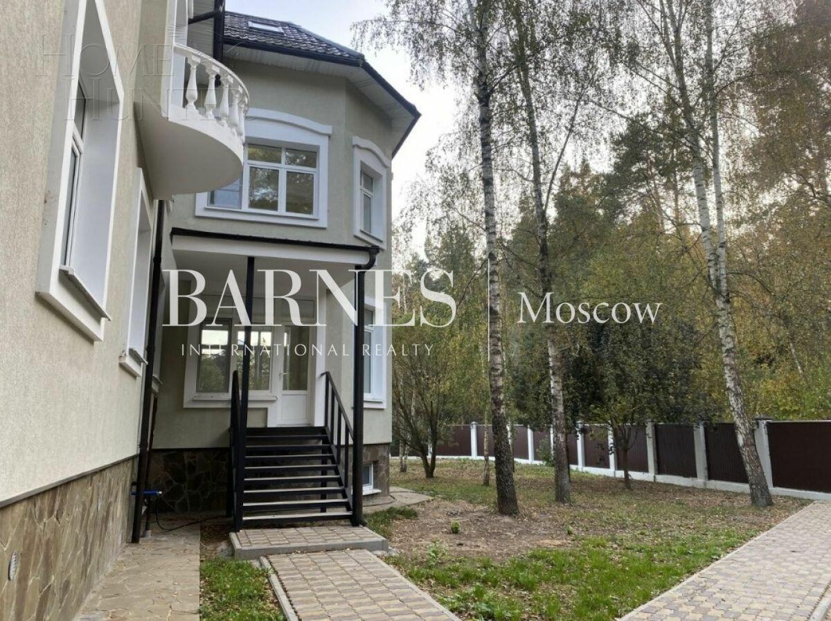 2-этажный коттедж 1 054 м² с отделкой