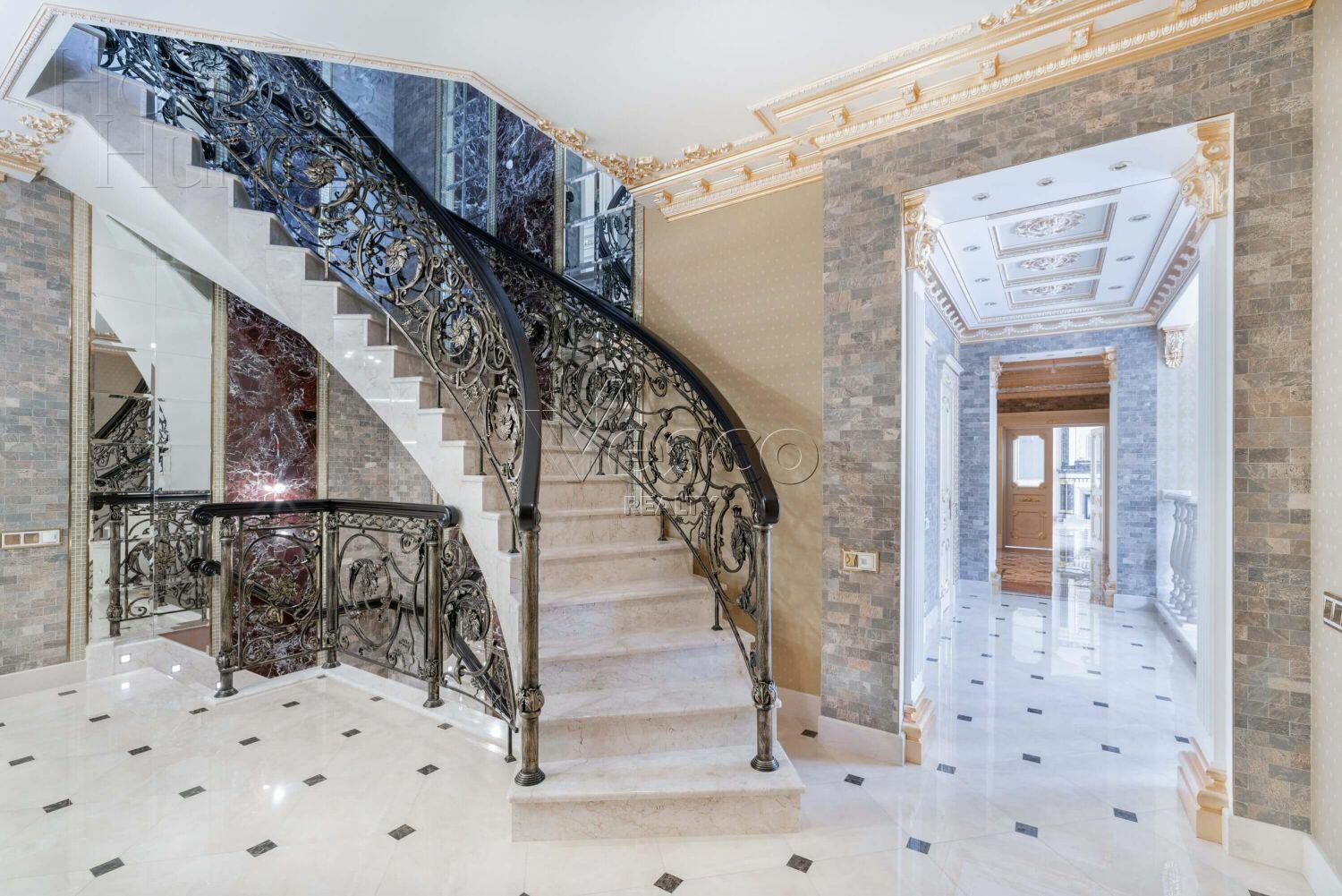 2-этажный коттедж 785 м² с отделкой