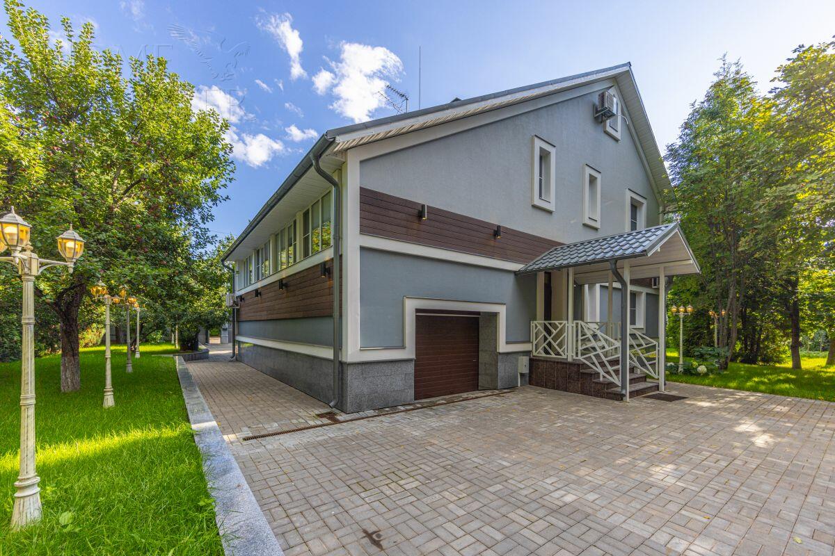 2-этажный коттедж 443 м² с отделкой