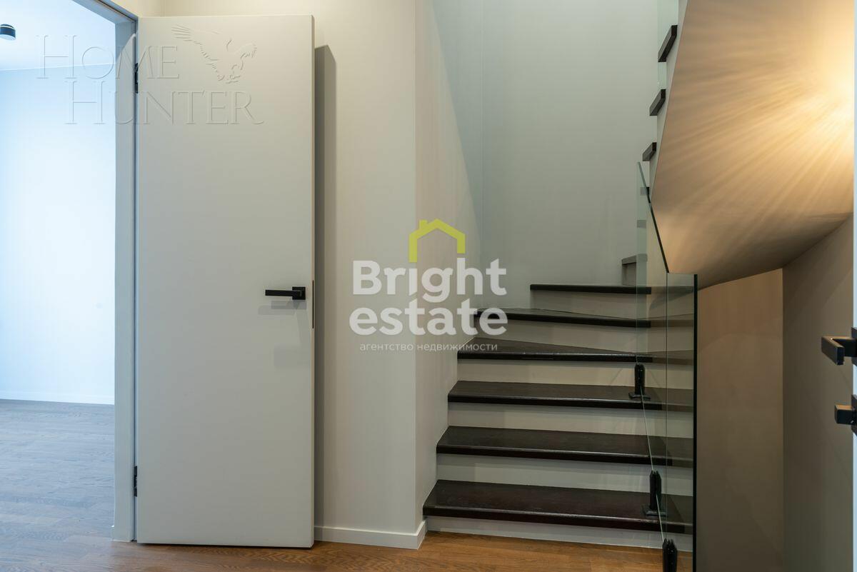 3-этажный таунхаус 112 м² с отделкой