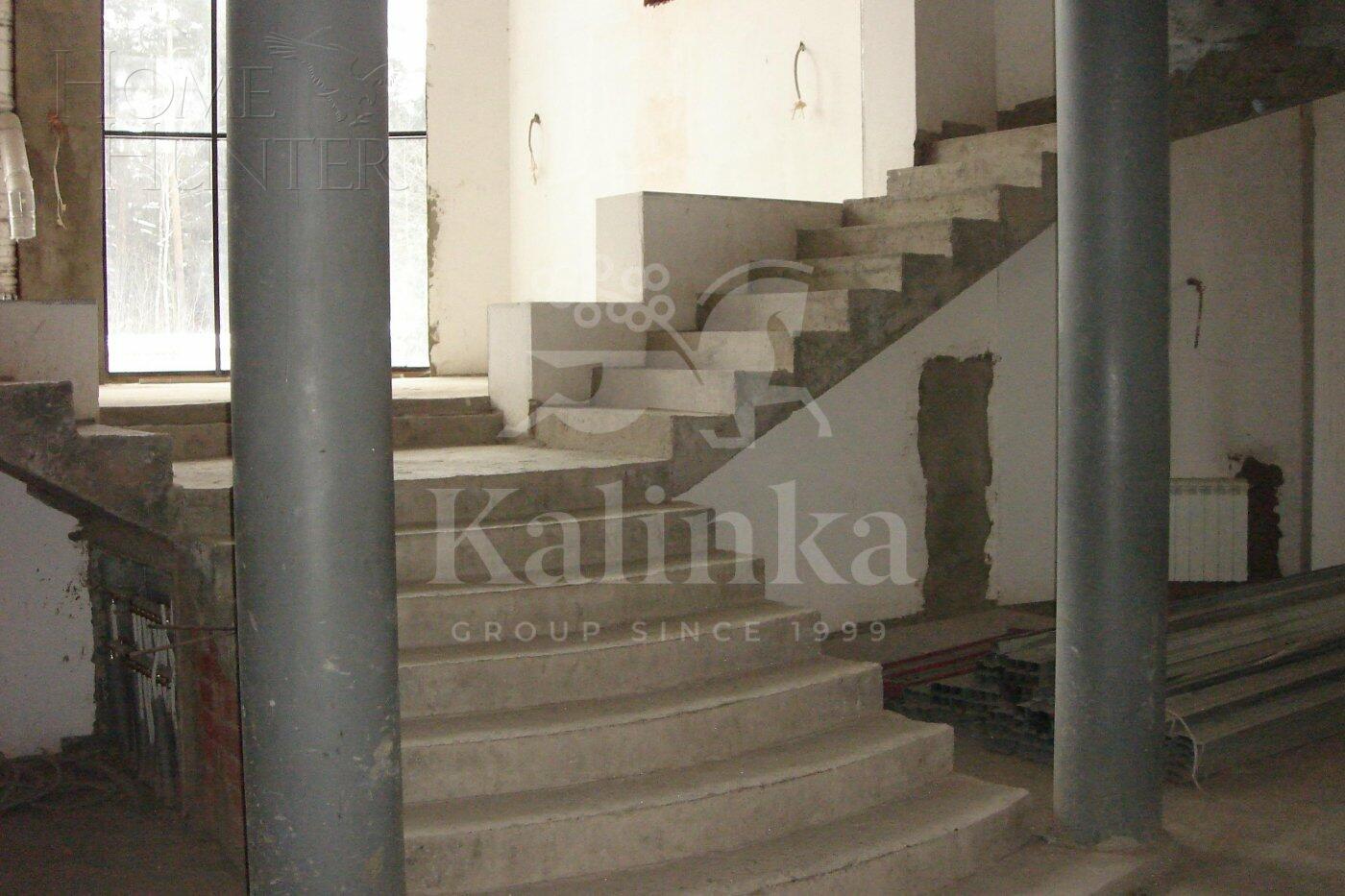 2-этажный коттедж 950 м² без отделки