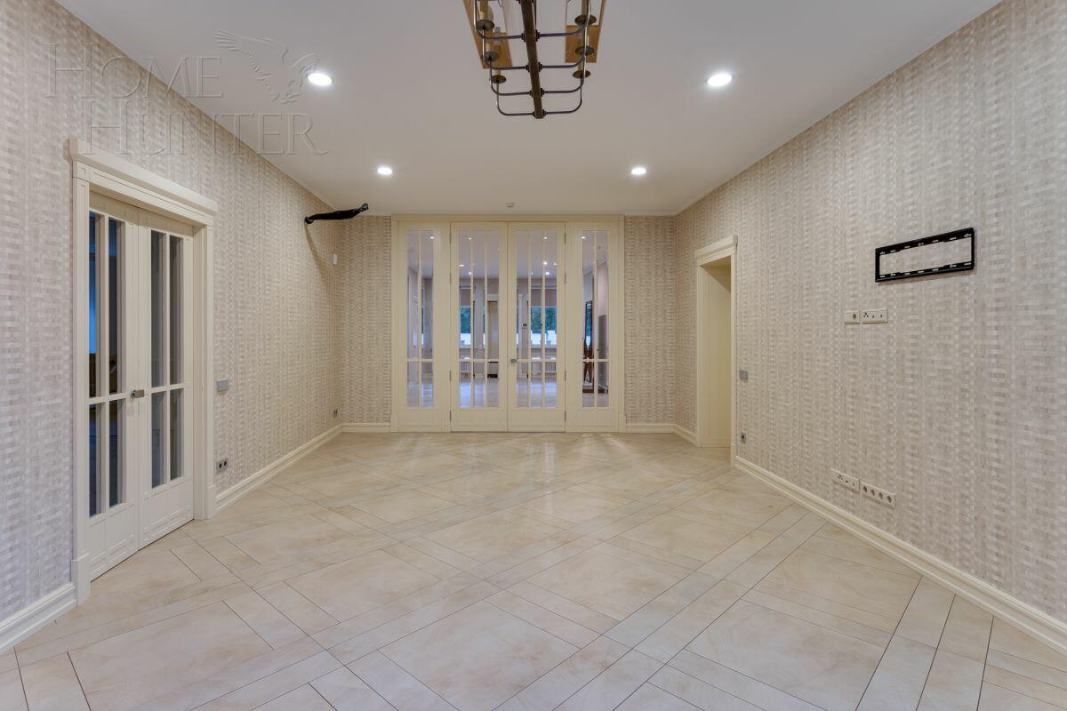 2-этажный коттедж 1 087 м² с отделкой