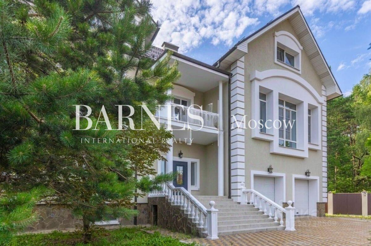 2-этажный коттедж 1 054 м² с отделкой