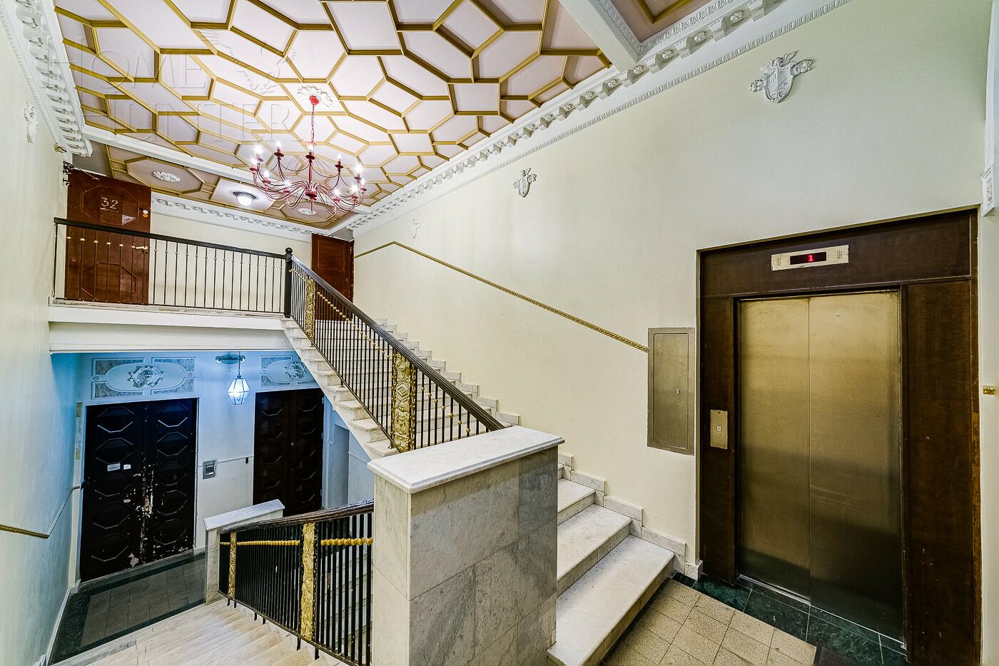 6-КОМН. КВАРТИРА С ОТДЕЛКОЙ 247.7 М² НА 4 ЭТАЖЕ