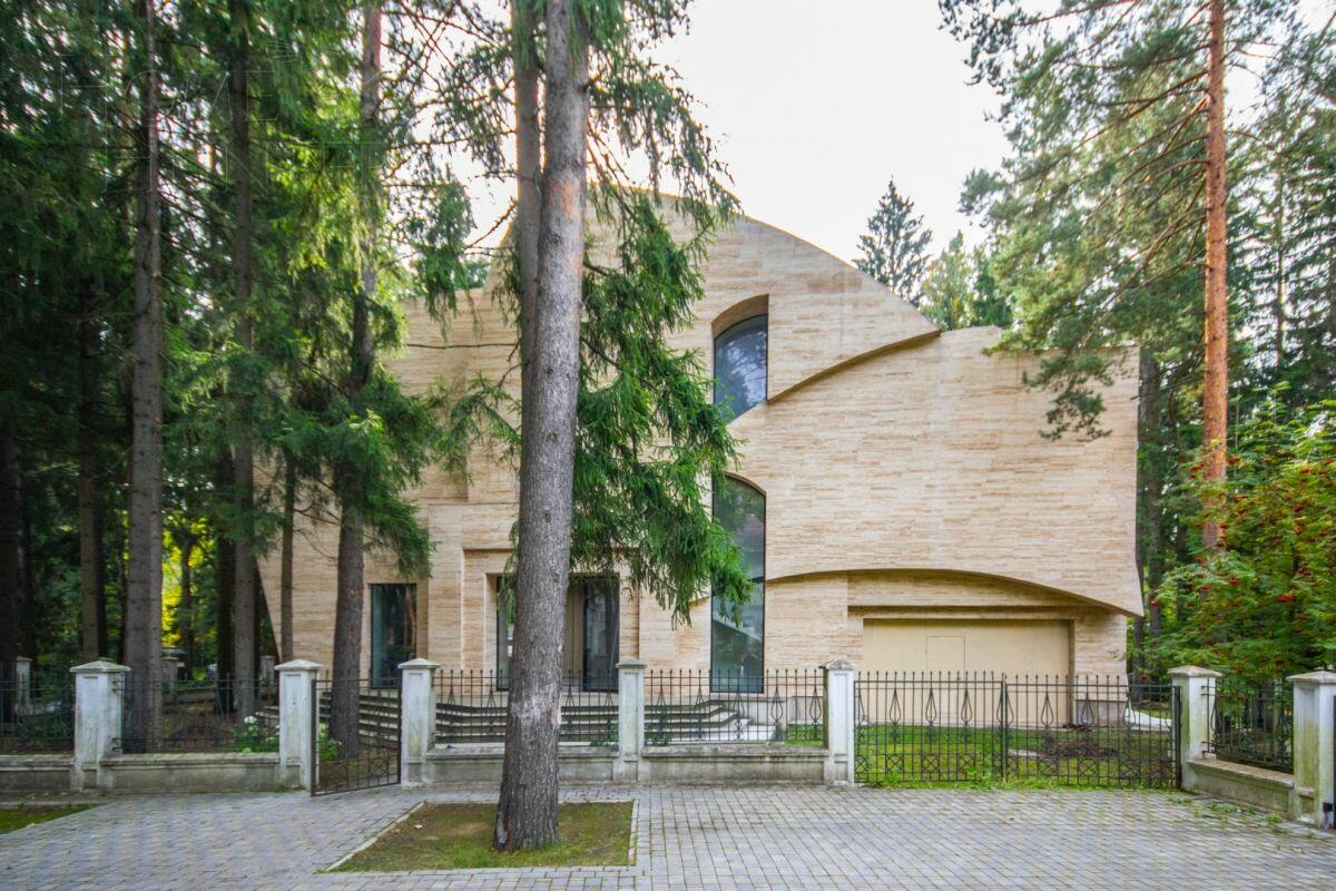 2-этажный коттедж 830 м² с отделкой