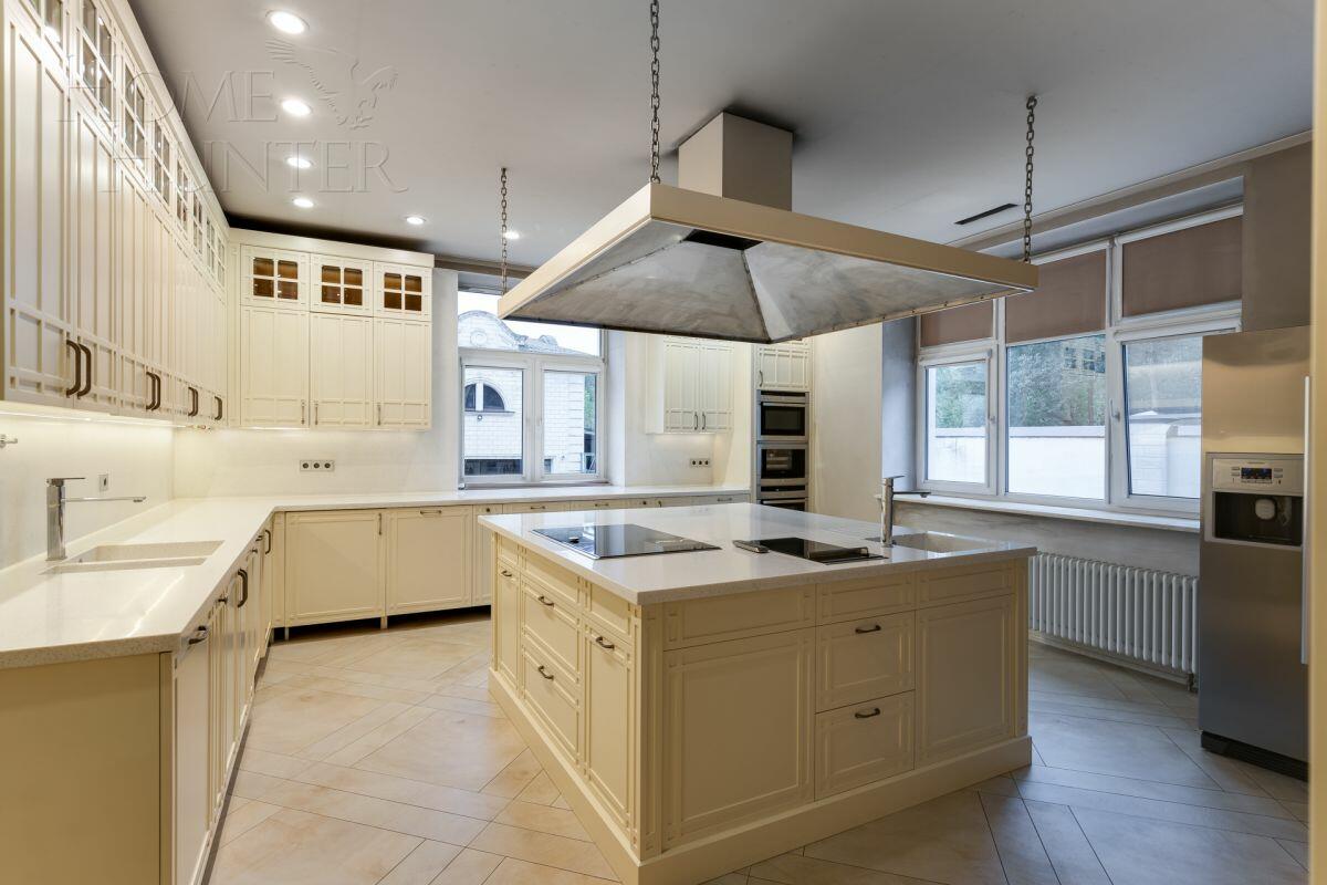 2-этажный коттедж 1 087 м² с отделкой