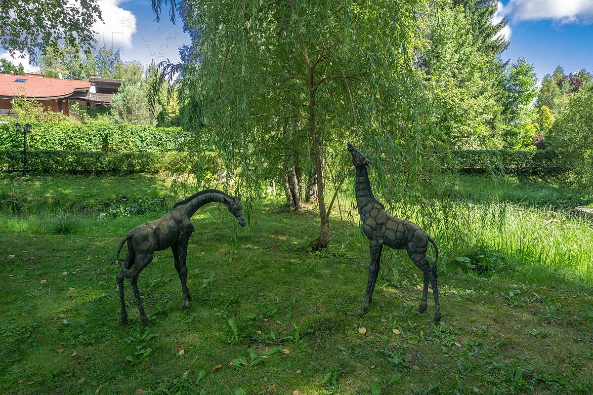 2-этажный коттедж 1 100 м² с отделкой